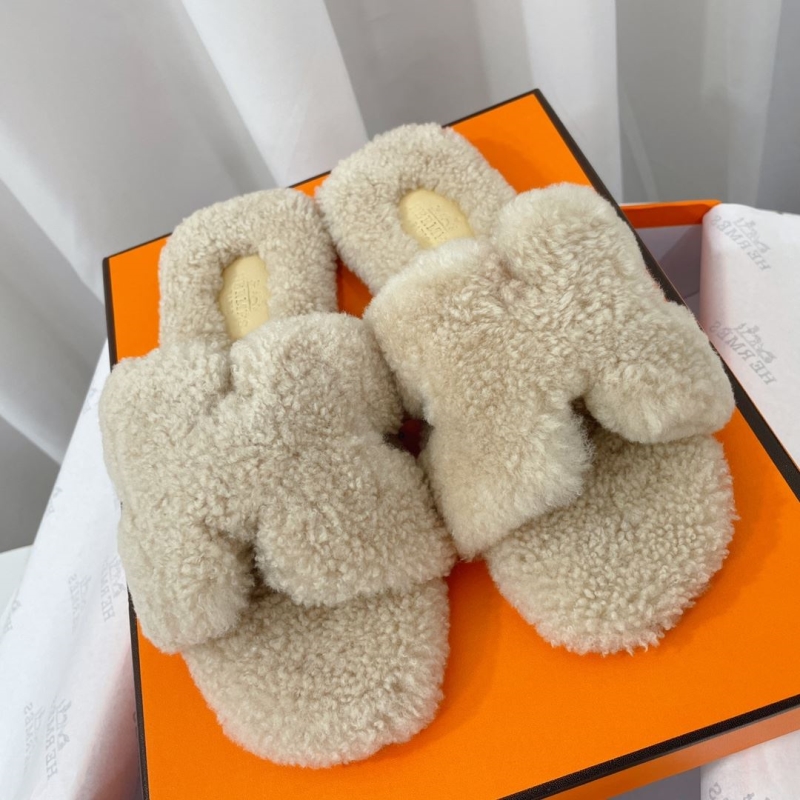 H**mes slippers